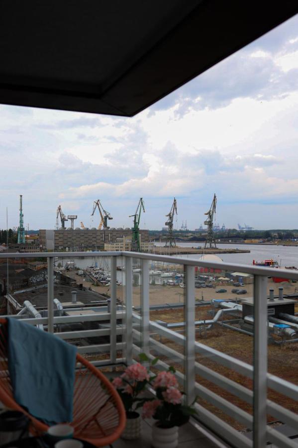 Glow Apartments, Apartamenty Stocznia Cesarska & Montownia 格但斯克 外观 照片
