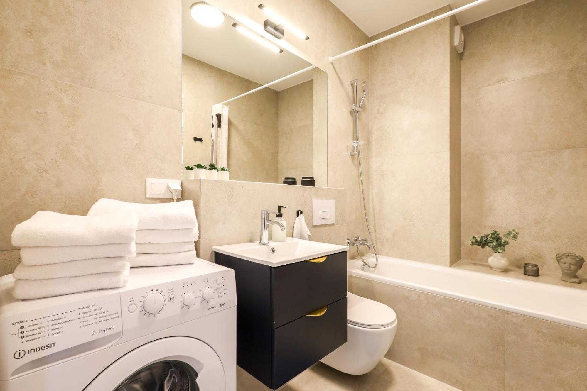Glow Apartments, Apartamenty Stocznia Cesarska & Montownia 格但斯克 外观 照片